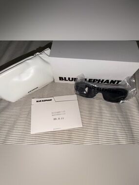 Unisex Y2K Black Sunglasses Blue Elephant